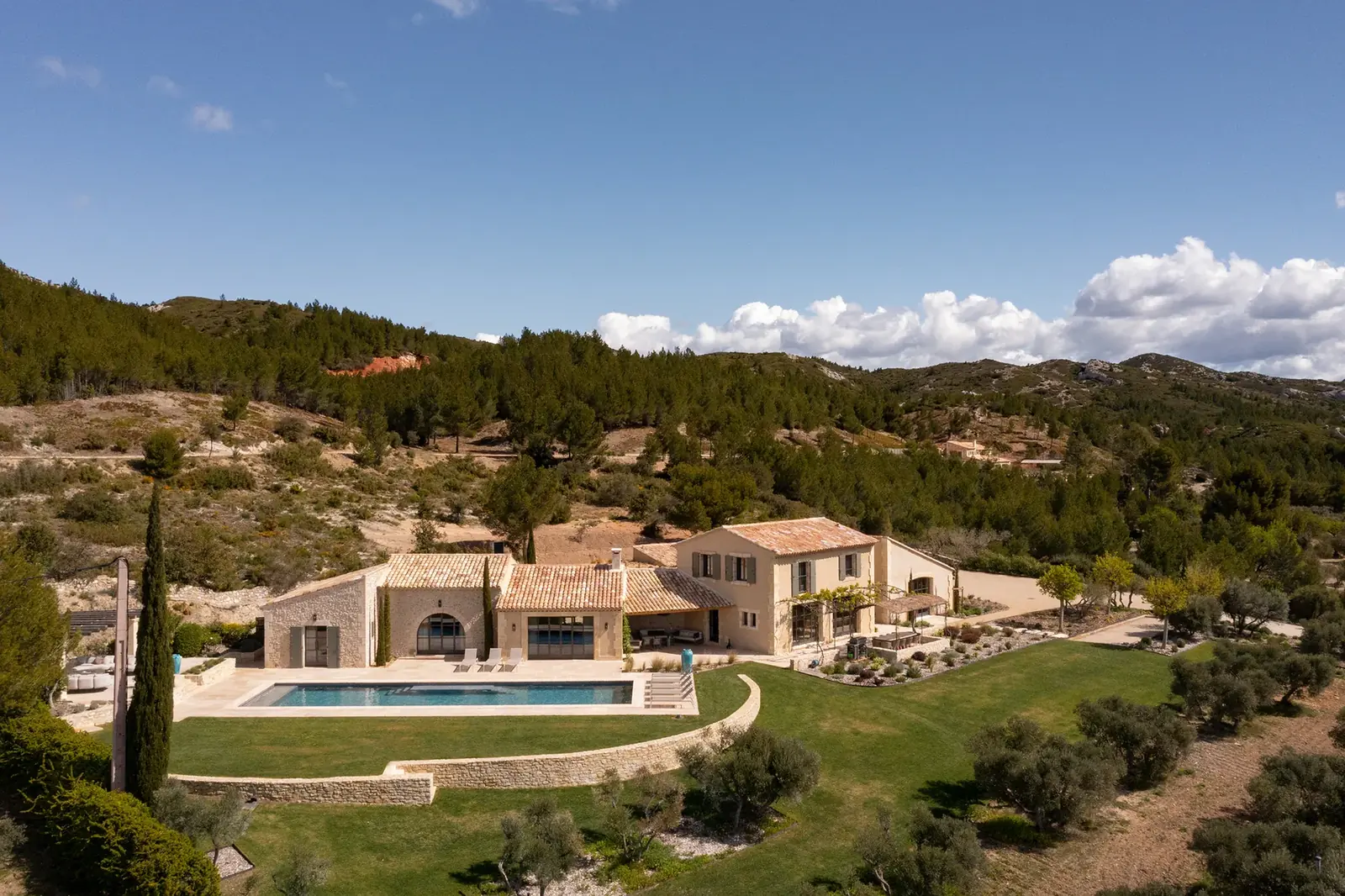 Un mas d'Alpilles Estates et sa piscine